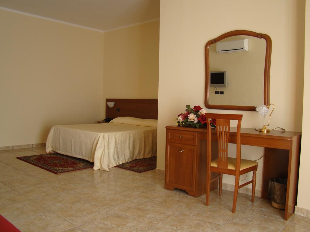 Hotel Ristorante111 Villapiana Phòng bức ảnh